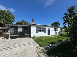 Building Photo - 1923 Holman Dr