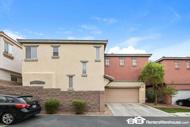 Building Photo - Move in special: $1,000 off rent!  REDUCED...