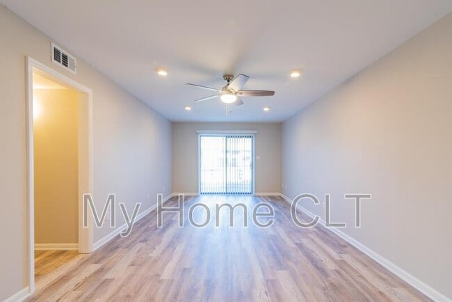 Foto del edificio - 116 Briarcliff Dr