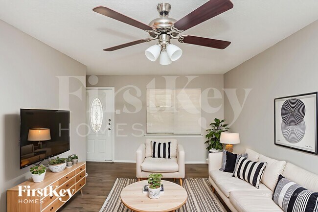 Foto del edificio - 604 Stonewall Dr