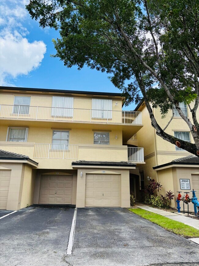 Foto del edificio - 2060 Greenview Shores Blvd