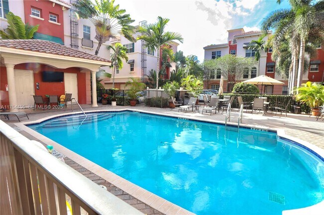 Building Photo - 1033 NE 17th Way