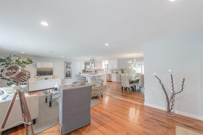 Foto del edificio - 10058 Larston St