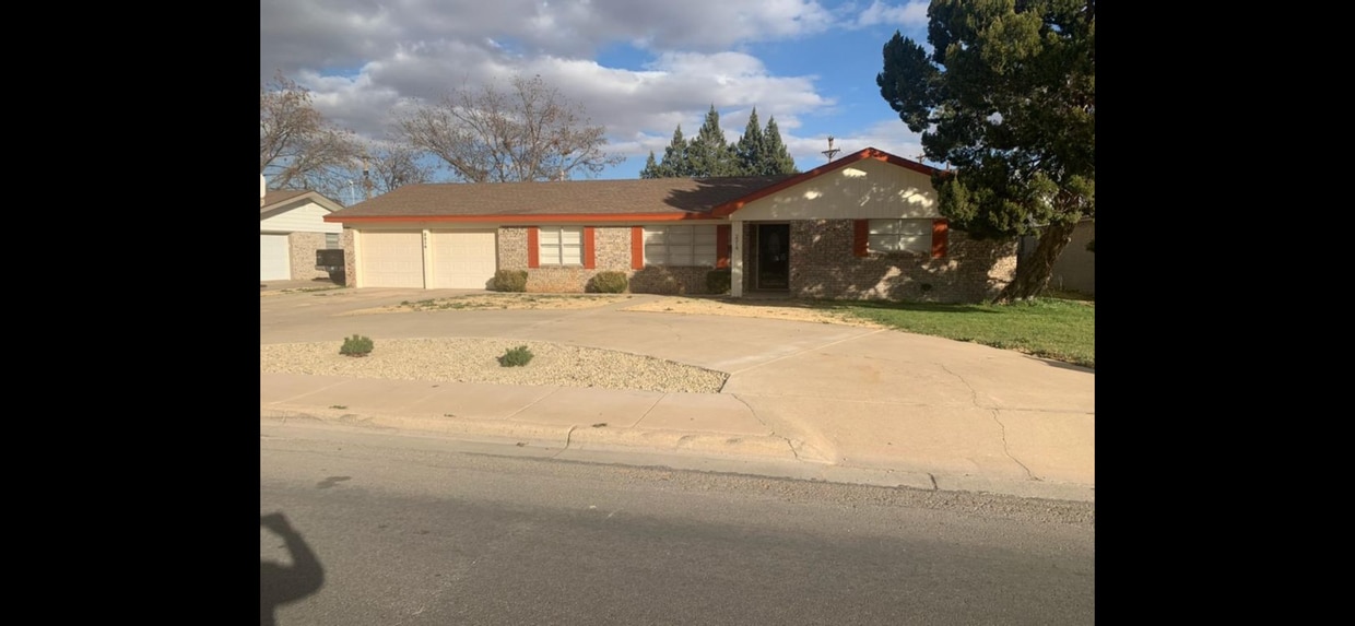 Foto principal - 2214 N Fowler St