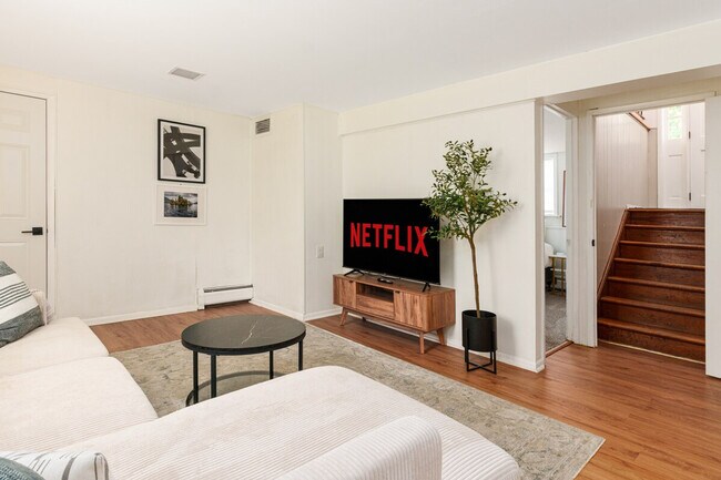 Building Photo - 26 Finley St