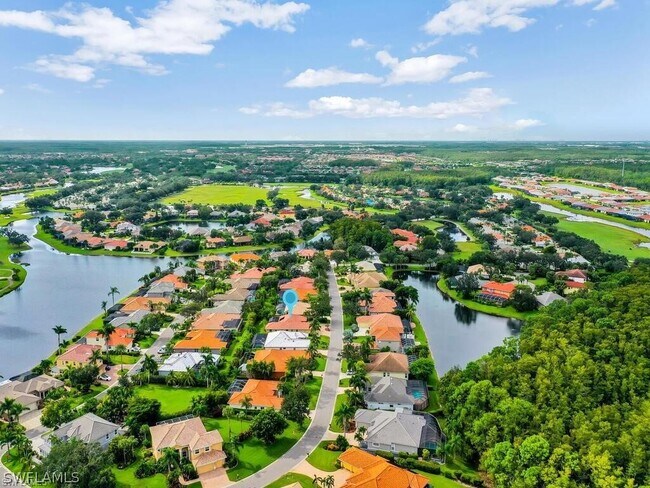 Building Photo - 10861 Pond Ridge Dr