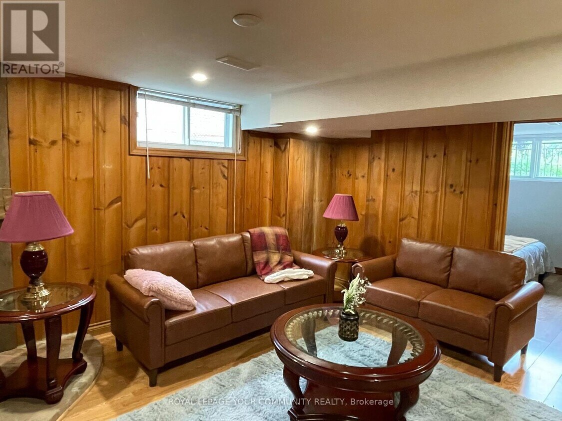 Primary Photo - 80 Trayborn Dr