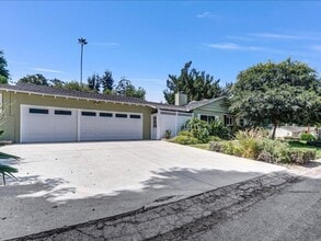 Building Photo - 5036 Dumont Pl