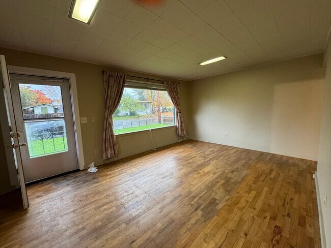 Foto del edificio - West Roseburg 2 Bedroom house