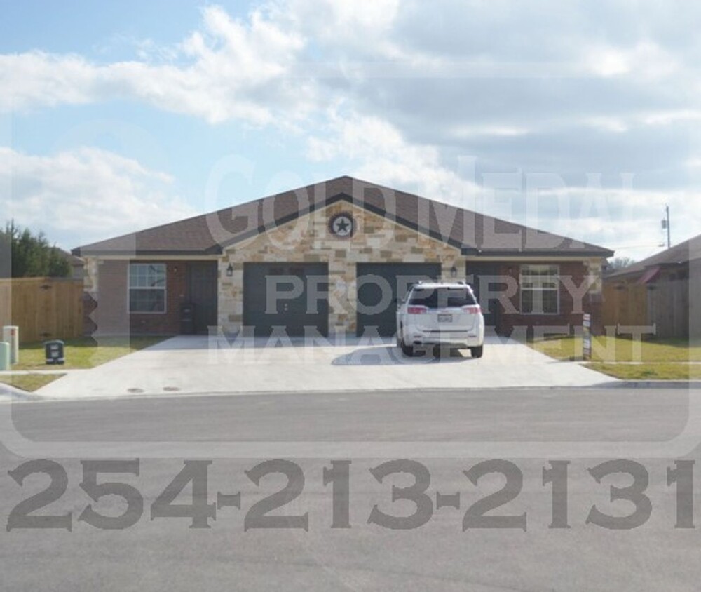 Primary Photo - 1104 Grace Point Dr