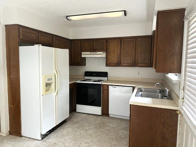 Foto del edificio - 2500 Windy Pine Ln