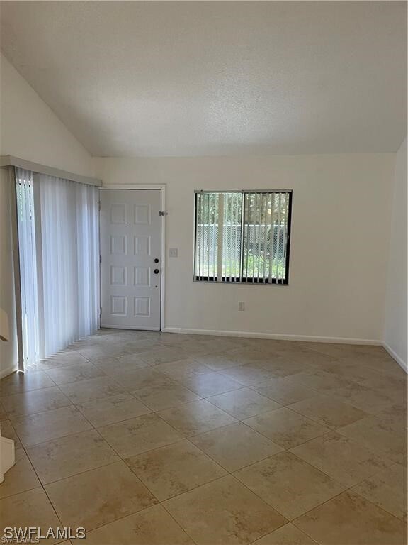 Foto del edificio - 8879 Somerset Blvd