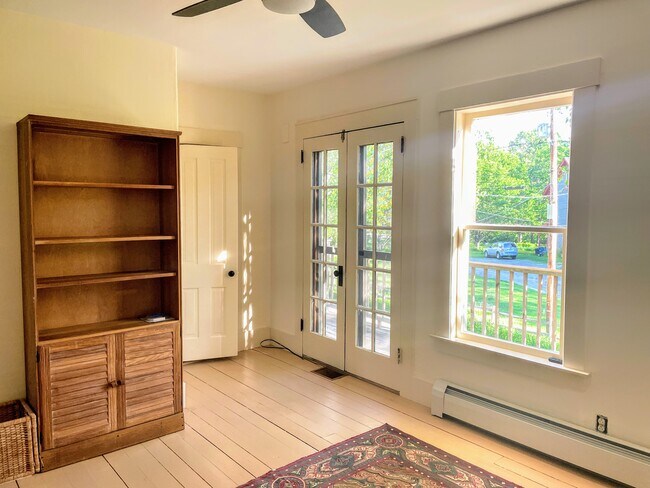 Building Photo - 204 Highland Ave