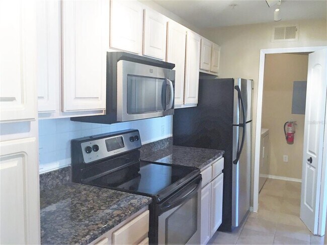 Foto del edificio - 400 Summit Ridge Pl