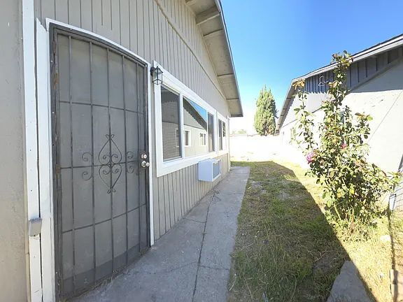 Foto del edificio - "Cozy 1-Bedroom Gem in San Bernardino – Perfect for Your Next Chapter!"