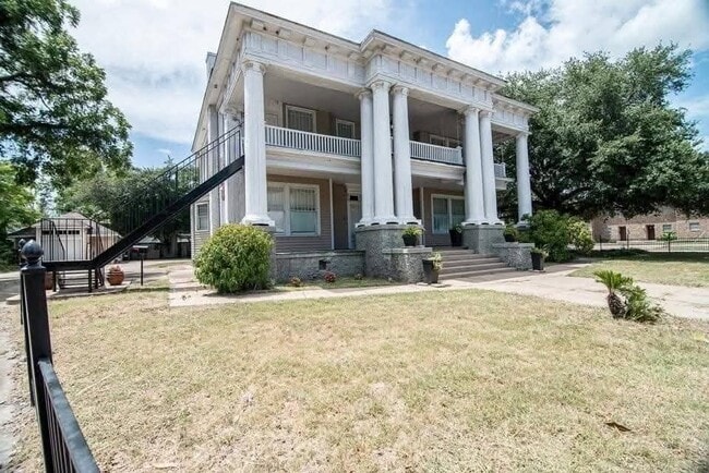 Building Photo - 407 N Moody St