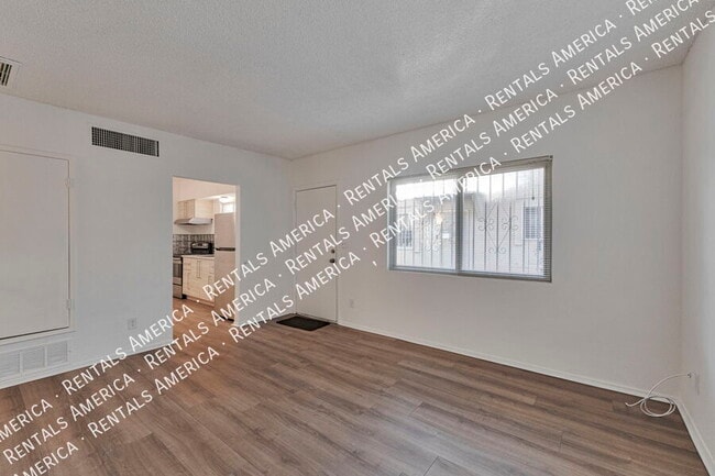 Foto del edificio - 749 E 6th St