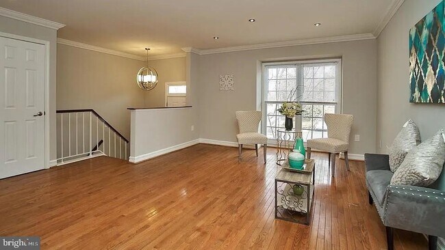 Foto del edificio - 4243 Sleepy Lake Dr