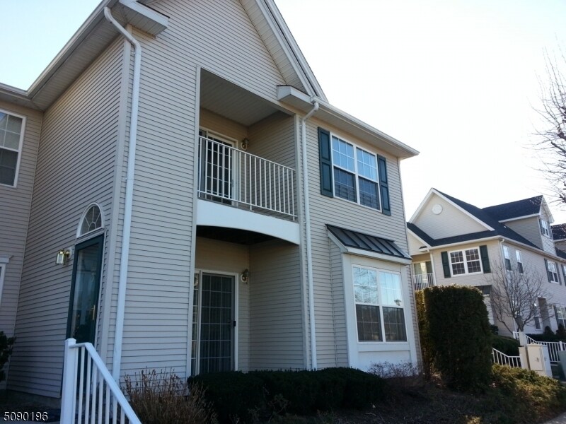 Primary Photo - 224 Cambridge Ct