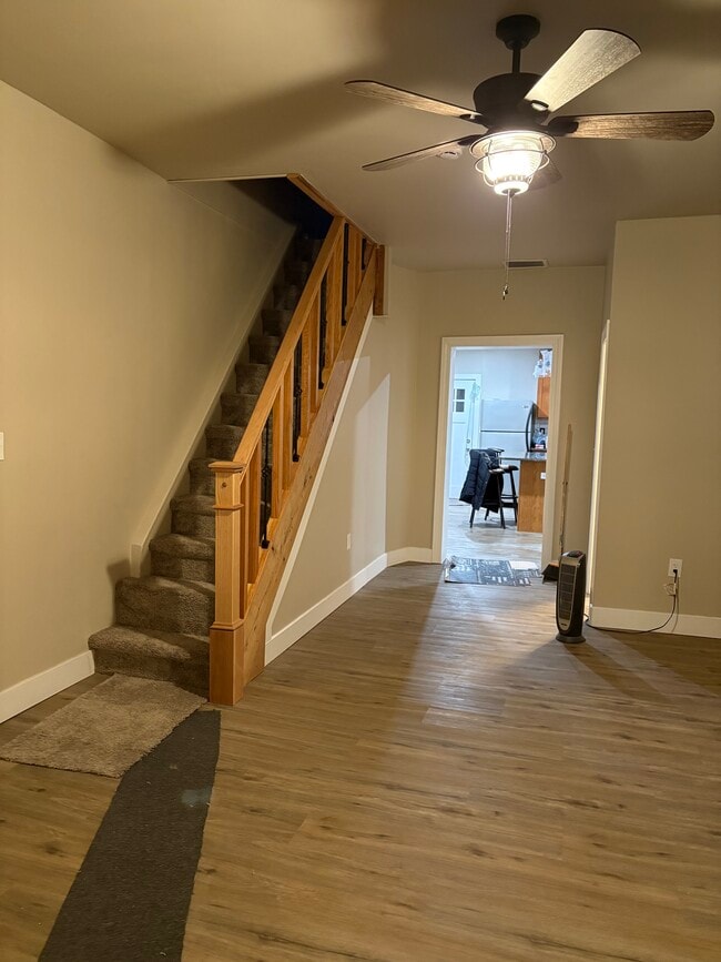 Building Photo - 709 DeKalb St