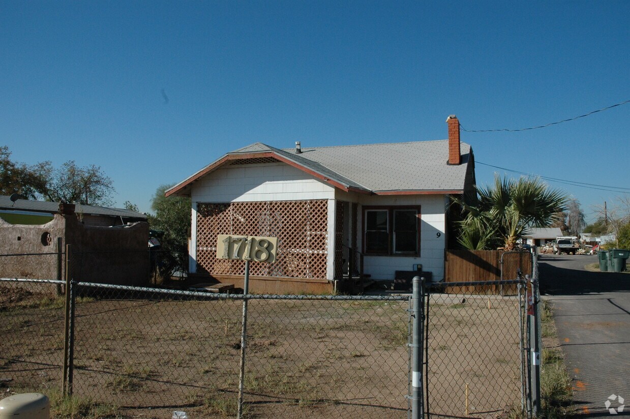 Foto del edificio - 1718 N 26th Pl