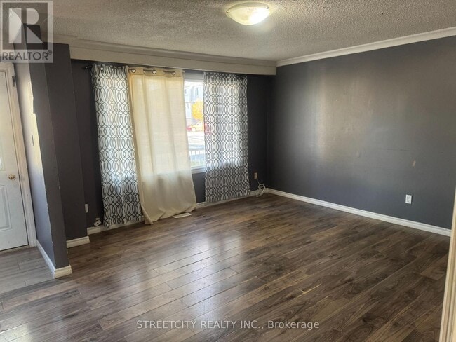 Photo du bâtiment - 1331 Limberlost Rd