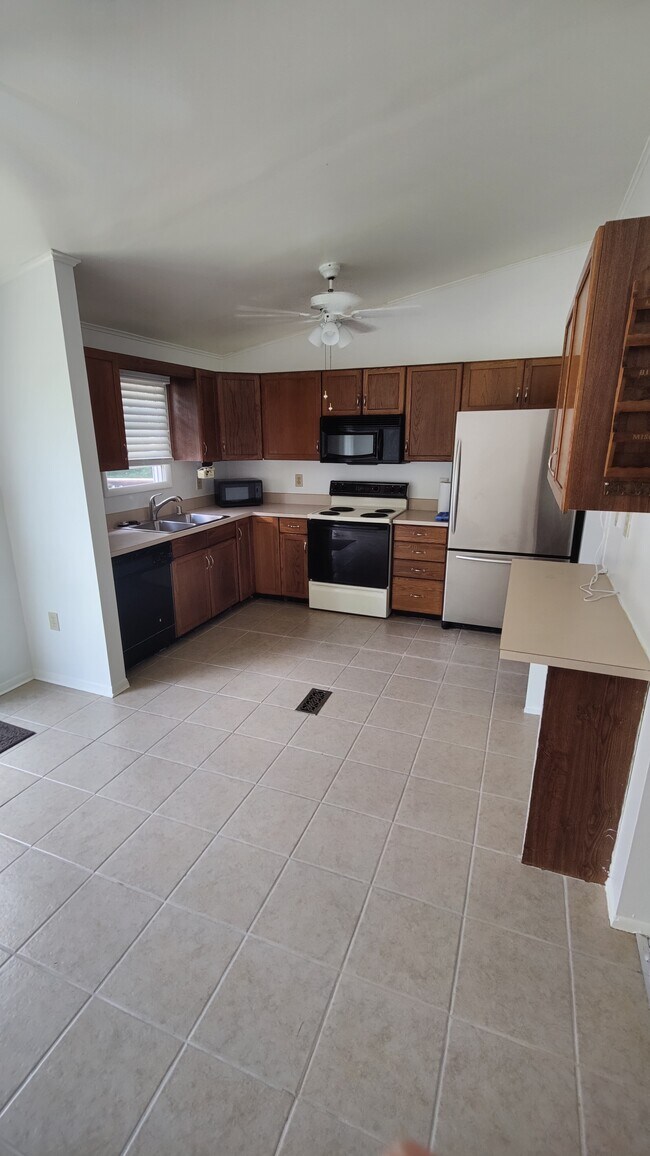 Foto del edificio - 7316A Castlemoor Rd
