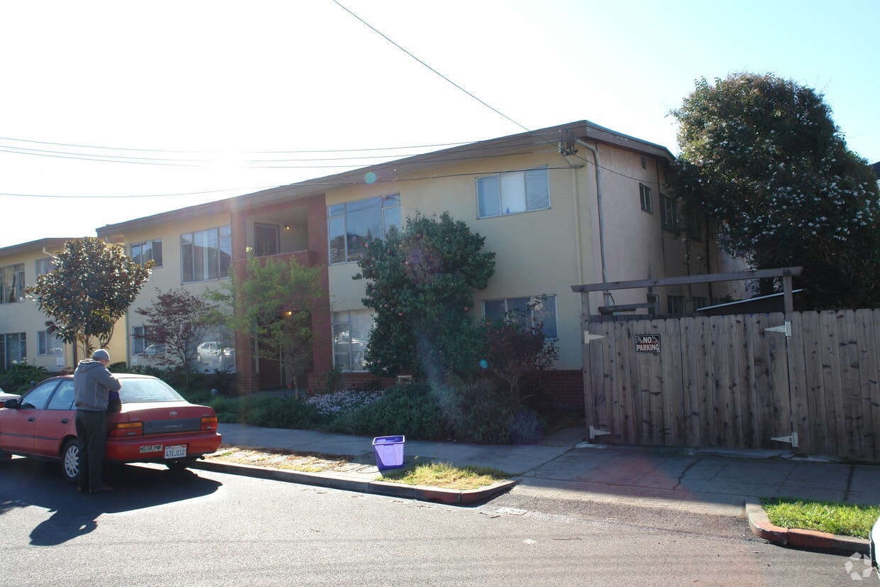 Building Photo - 1806 Berkeley Way