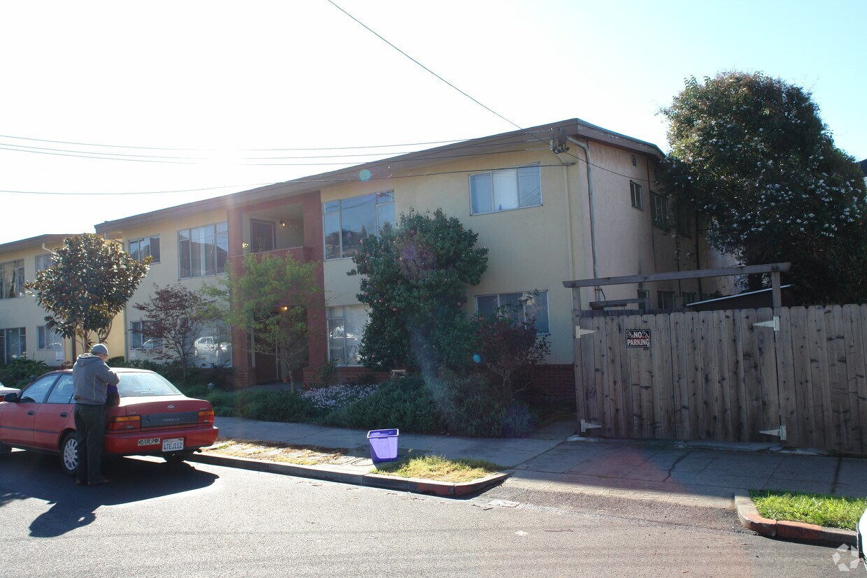 Foto del edificio - 1806 Berkeley Way