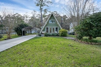 Building Photo - 1500 W Pine Lake Cir