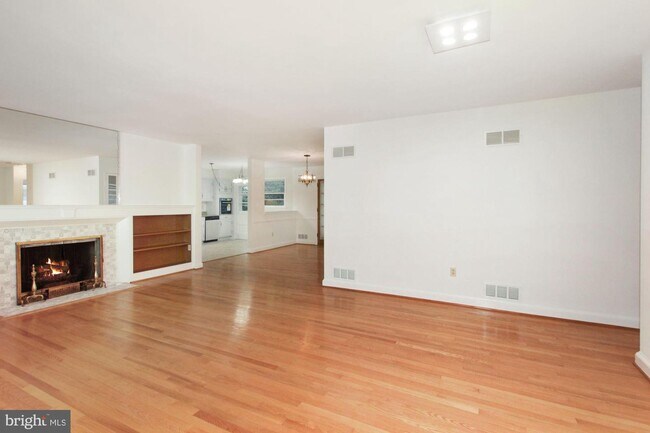 Foto del edificio - 6200 Bradley Blvd