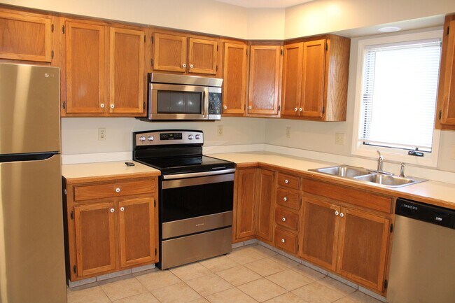 Building Photo - Full Unfinshed Basement