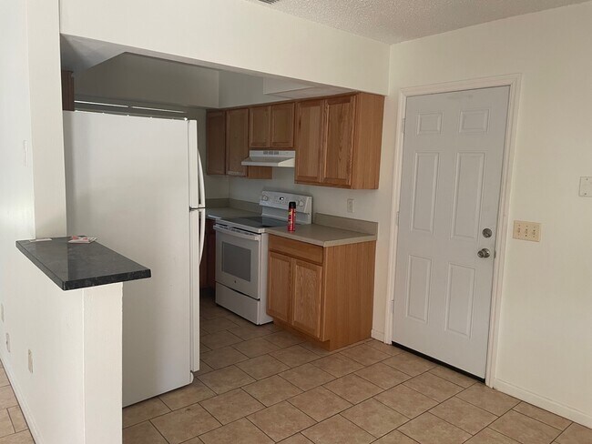 Foto del edificio - 728 Greenleaf Ave