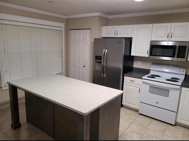 Building Photo - 4574 SW 48th Way