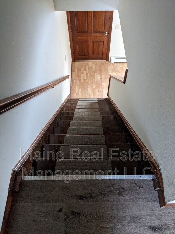 Building Photo - 13 Hemlock St