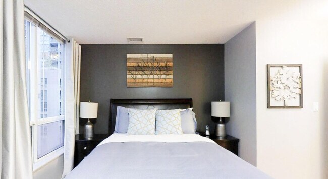 Photo du bâtiment - 168 Simcoe St