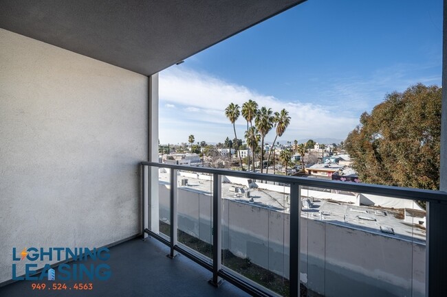 Foto del edificio - Luxury Two-Bedroom in North Hollywood – On...