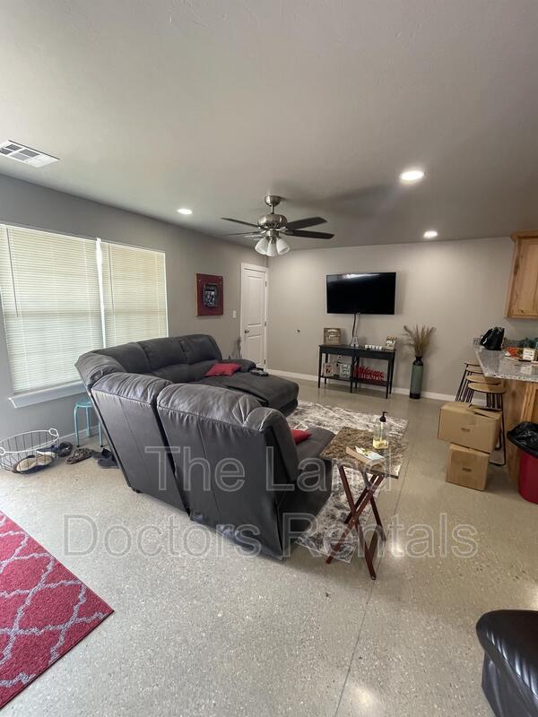 Foto del edificio - 13804 County Rd 1554