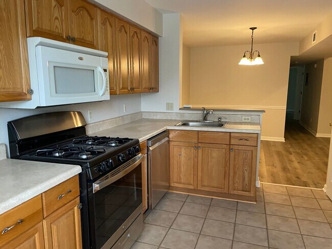 Foto del edificio - Great Townhome In Oak Grove - Easy Access to Emory & CDC