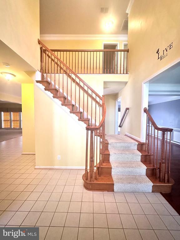 Building Photo - 332 Rubens Cir