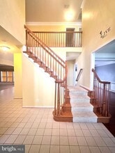 Building Photo - 332 Rubens Cir