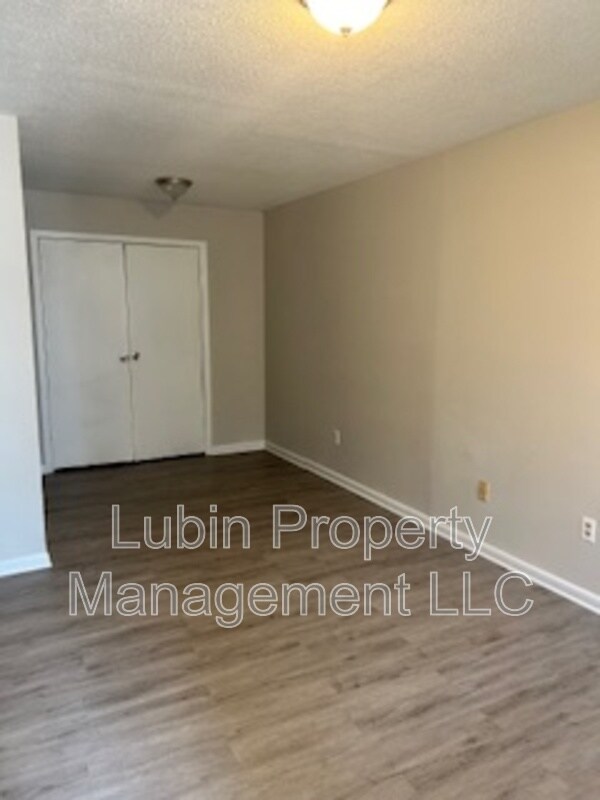 Building Photo - 1429 Court Ave