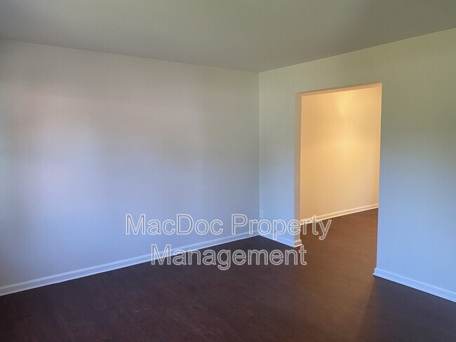 Foto del edificio - 298 Red Oak Dr