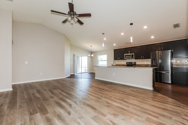 Foto del edificio - 6784 Hanworth Ln