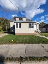 Building Photo - 1192 Maple St