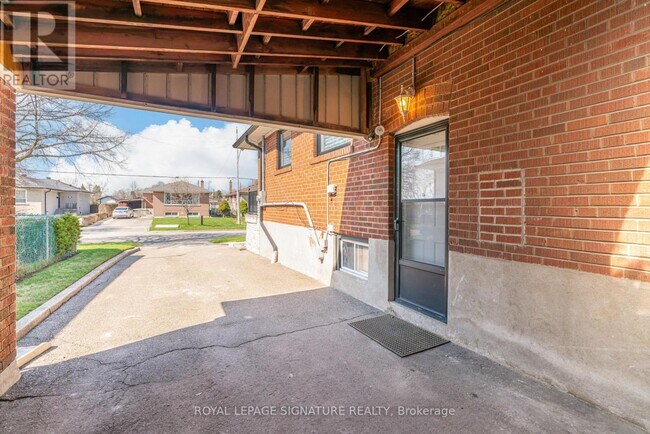 Photo du bâtiment - 63 Packard Blvd