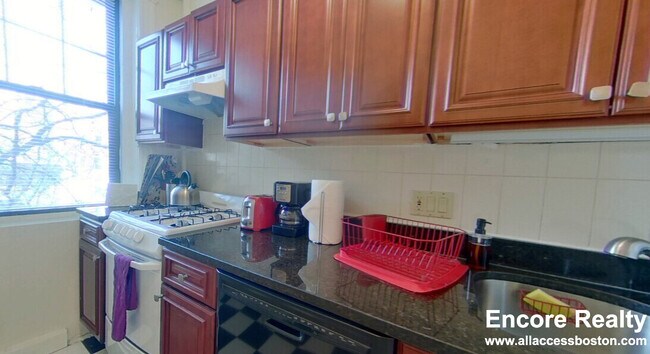 Building Photo - 56 Queensberry St