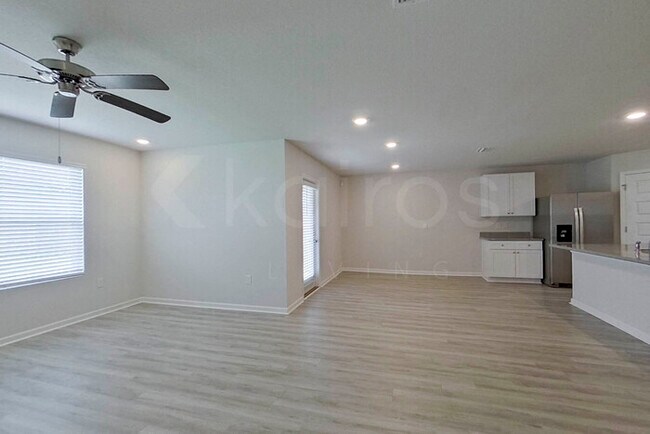Building Photo - 118 Metalmark Dr