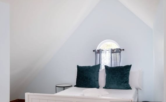 Building Photo - 735 E University Ave