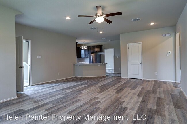 Building Photo - 4 br, 4 bath House - 3615 Trail Lake Drive